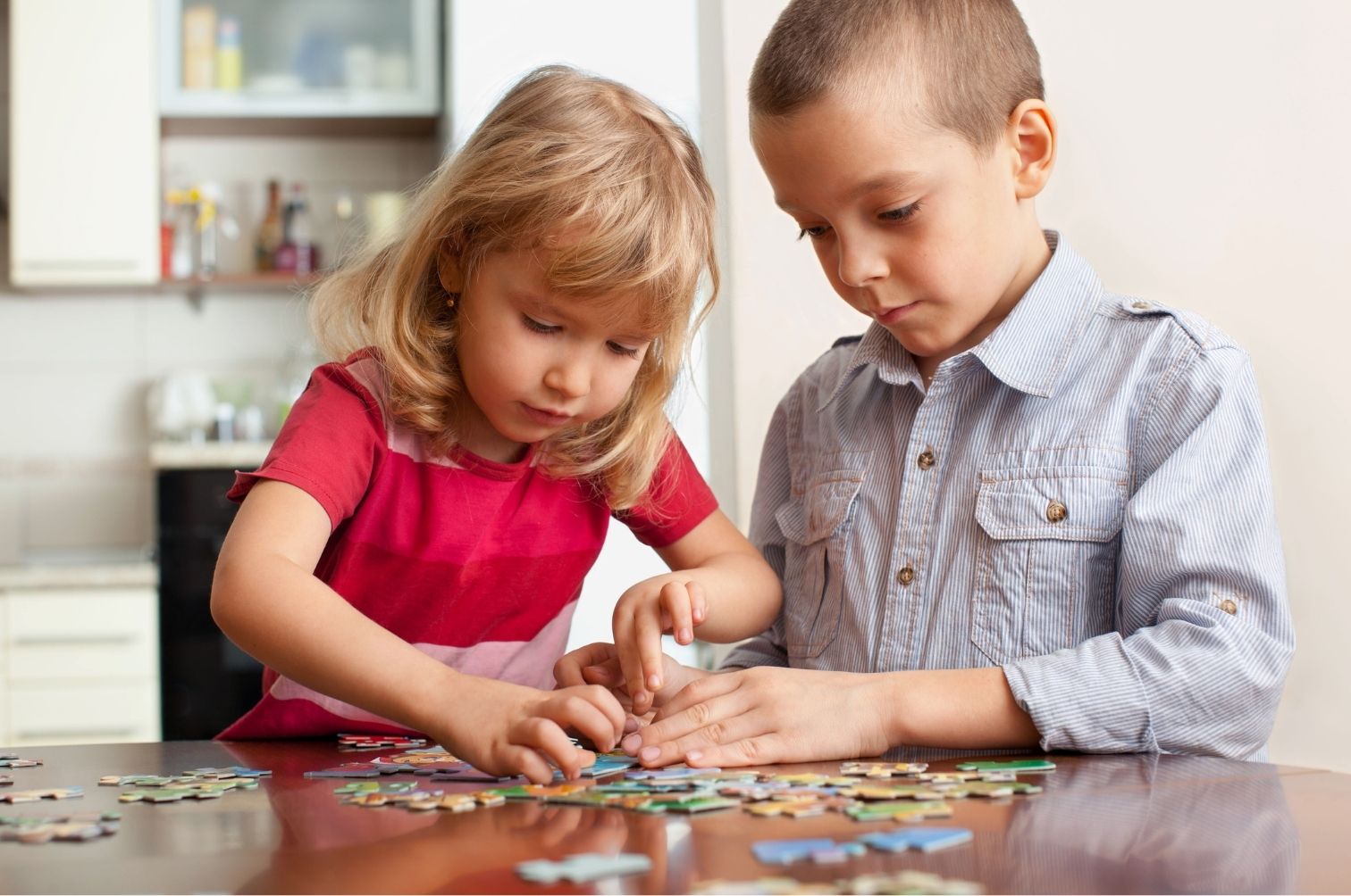 manfaat bermain puzzle untuk anak